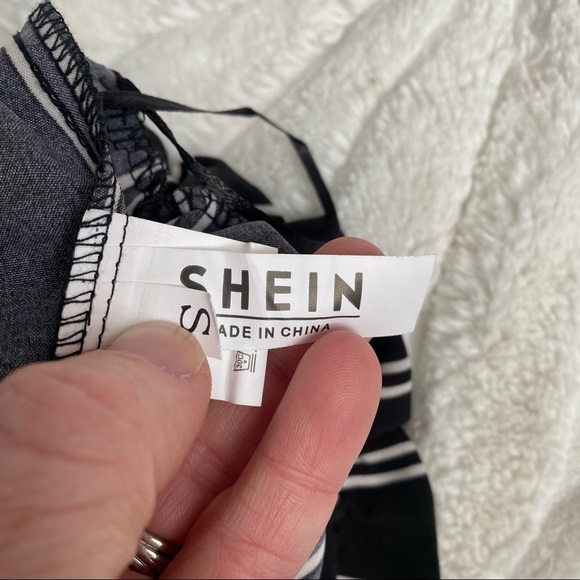 SHEIN Paper Bag Black and White Pinstripe Shorts w/Drawstring Women’s Si… - Picture 5 of 7